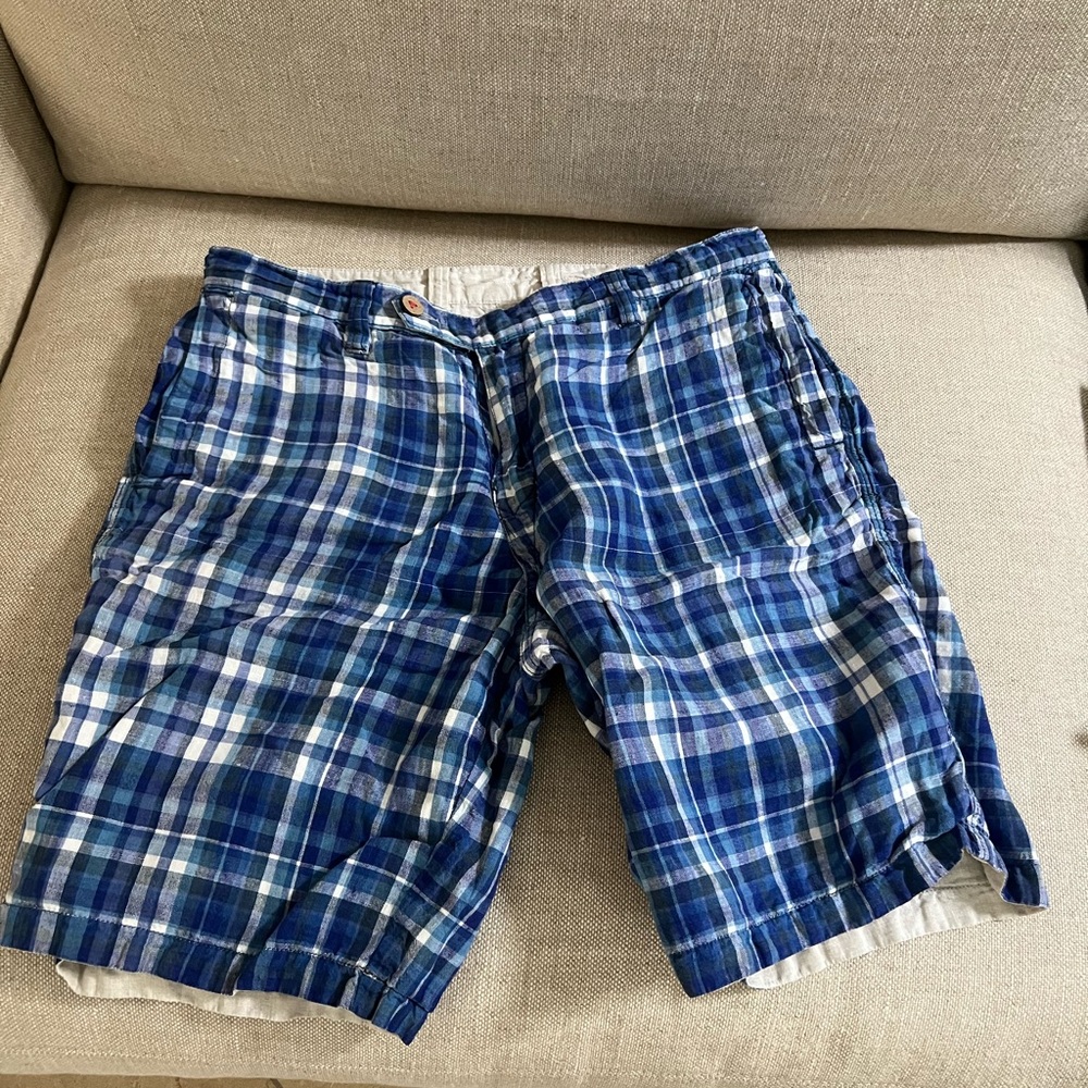 Reversible Tommy Bahama Size 32